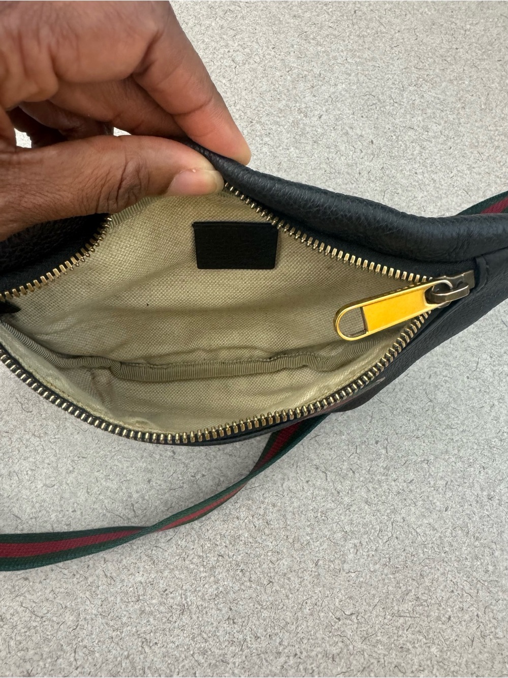 Gucci Black Leather Logo Belt Bag with Green-Red Web Stripe *Smaller BeltBag* - Picture 5 of 6